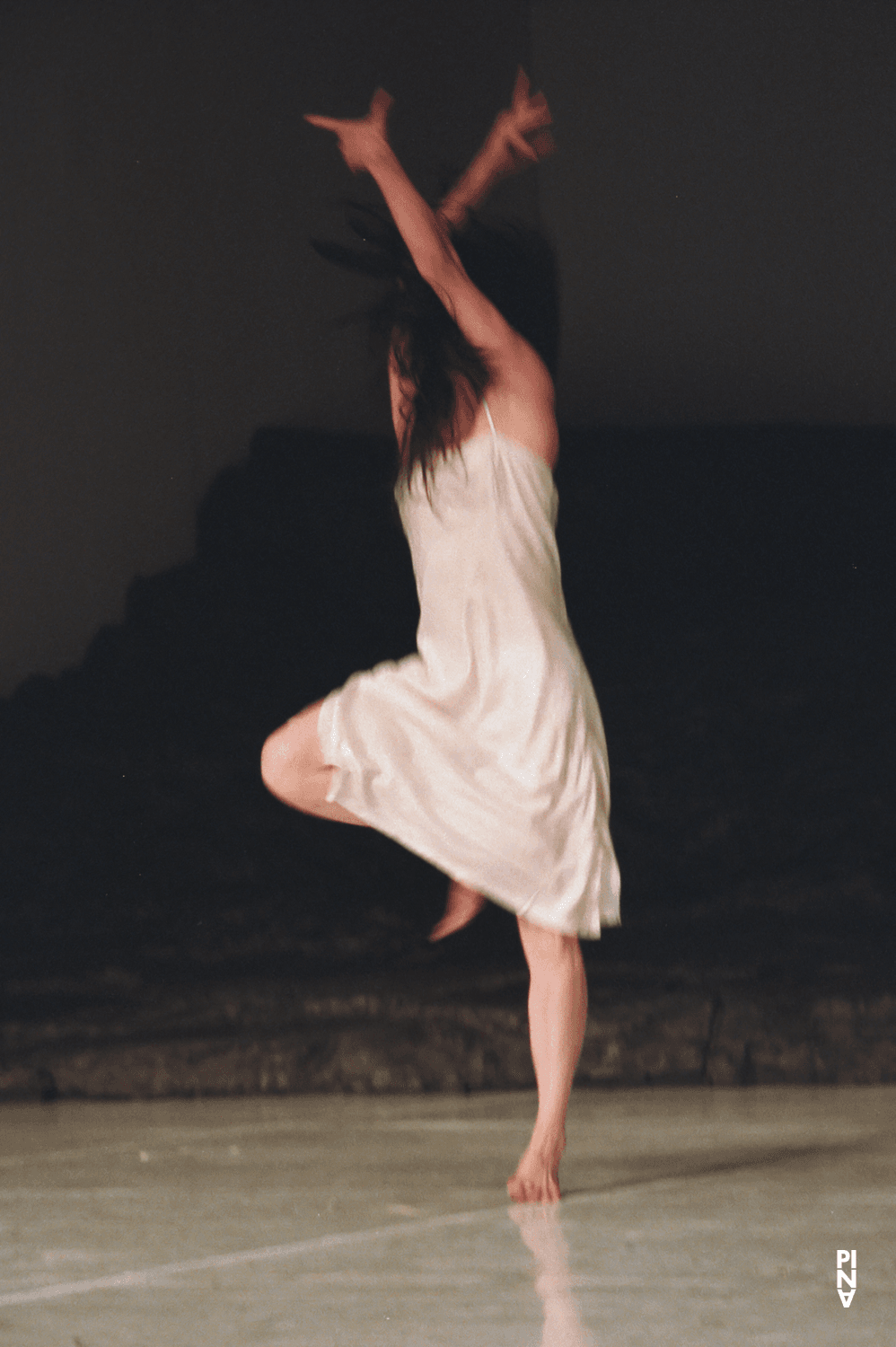 Azusa Seyama in „Masurca Fogo“ von Pina Bausch mit Tanztheater Wuppertal im Aalto Theater Essen (Deutschland), 22. November 2008