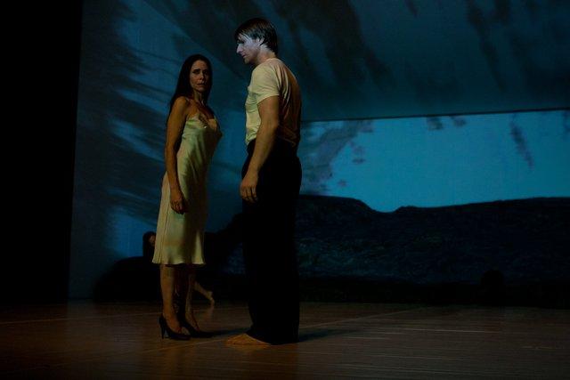 Michael Strecker und Ruth Amarante in „Masurca Fogo“ von Pina Bausch mit Tanztheater Wuppertal im Opernhaus Wuppertal (Deutschland), 19. September 2012