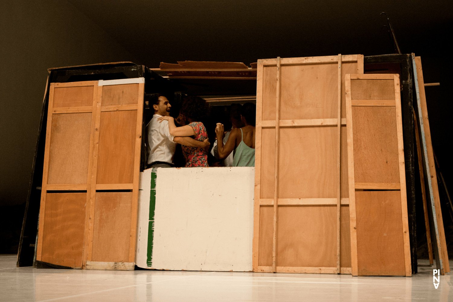 Daphnis Kokkinos dans « Masurca Fogo » de Pina Bausch avec Tanztheater Wuppertal à l'Opernhaus Wuppertal (Allemagne), 19 septembre 2012