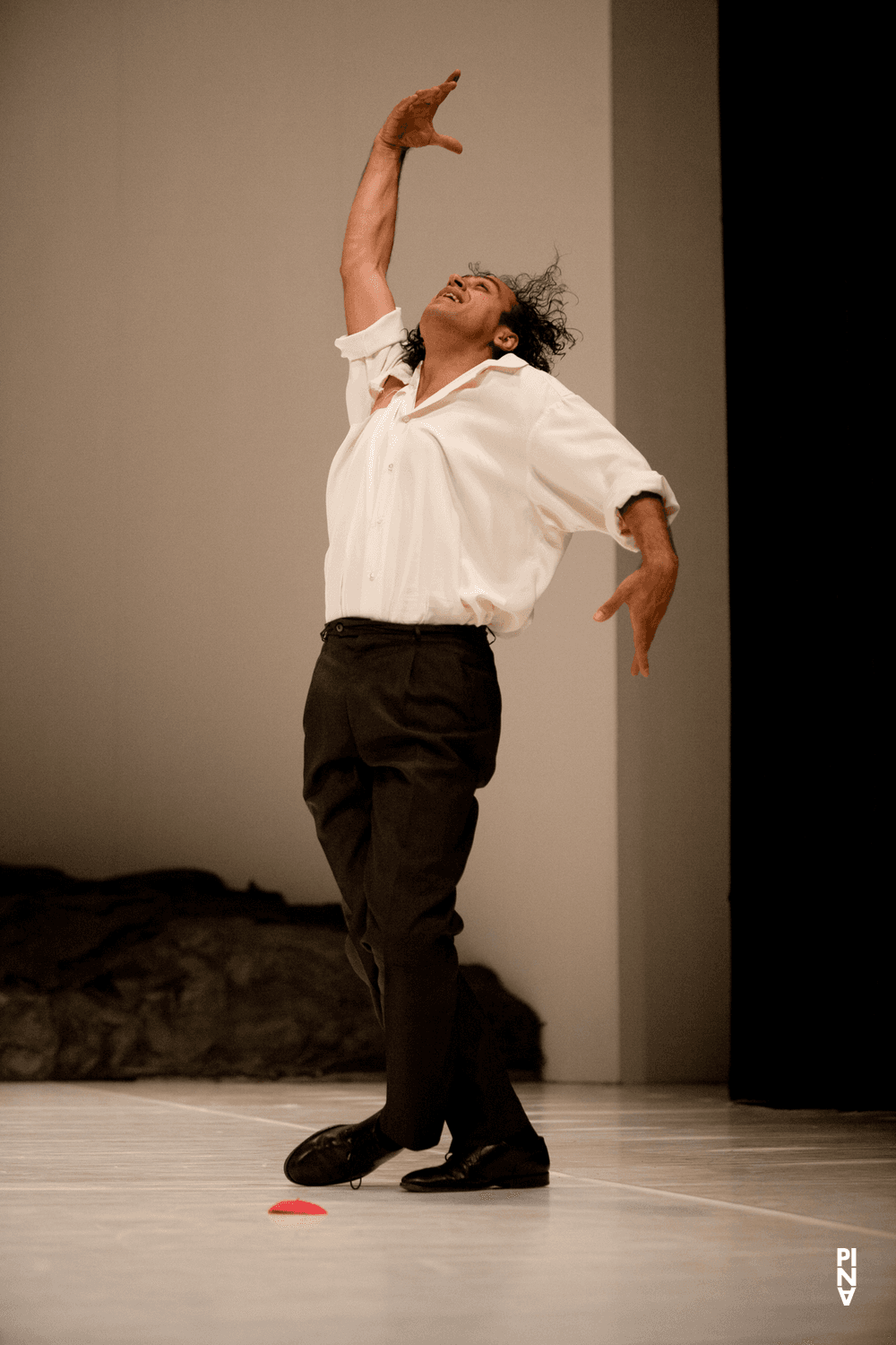 Jorge Puerta Armenta dans « Masurca Fogo » de Pina Bausch avec Tanztheater Wuppertal à l'Opernhaus Wuppertal (Allemagne), 19 septembre 2012