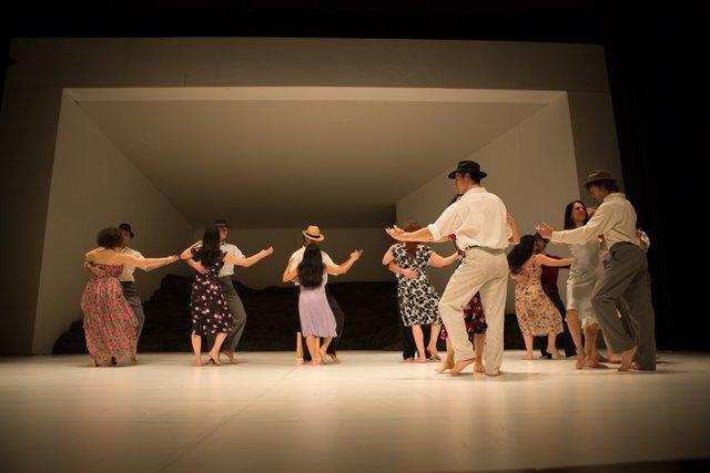„Masurca Fogo“ von Pina Bausch mit Tanztheater Wuppertal im Opernhaus Wuppertal (Deutschland), 24. März 2015