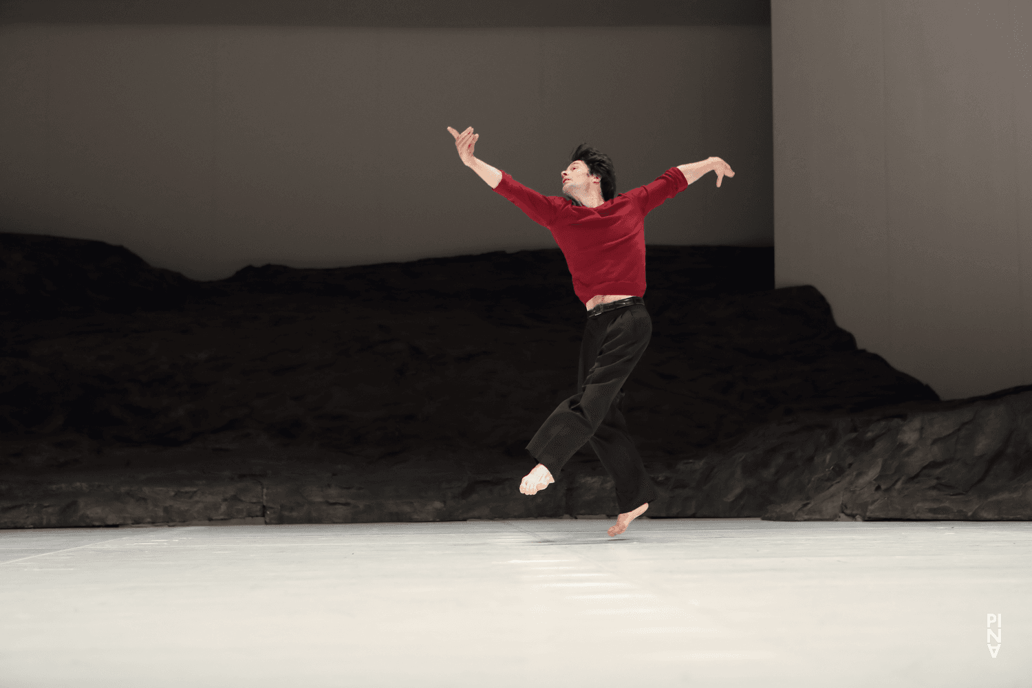 Rainer Behr in „Masurca Fogo“ von Pina Bausch mit Tanztheater Wuppertal im Opernhaus Wuppertal (Deutschland), 28. März 2018