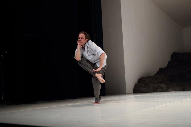 Julian Stierle dans « Masurca Fogo » de Pina Bausch avec Tanztheater Wuppertal à l'Opernhaus Wuppertal (Allemagne), 28 mars 2018