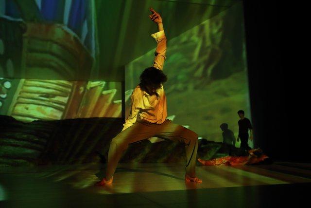 Pau Aran Gimeno in „Masurca Fogo“ von Pina Bausch mit Tanztheater Wuppertal im Opernhaus Wuppertal (Deutschland), 28. März 2018