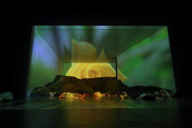 „Masurca Fogo“ von Pina Bausch mit Tanztheater Wuppertal im Opernhaus Wuppertal (Deutschland), 28. März 2018