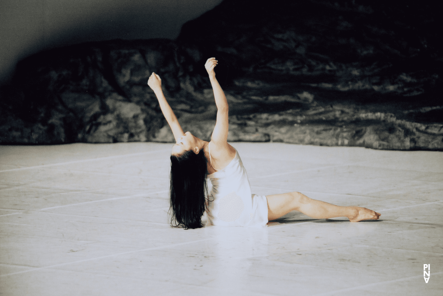 Azusa Seyama dans « Masurca Fogo » de Pina Bausch