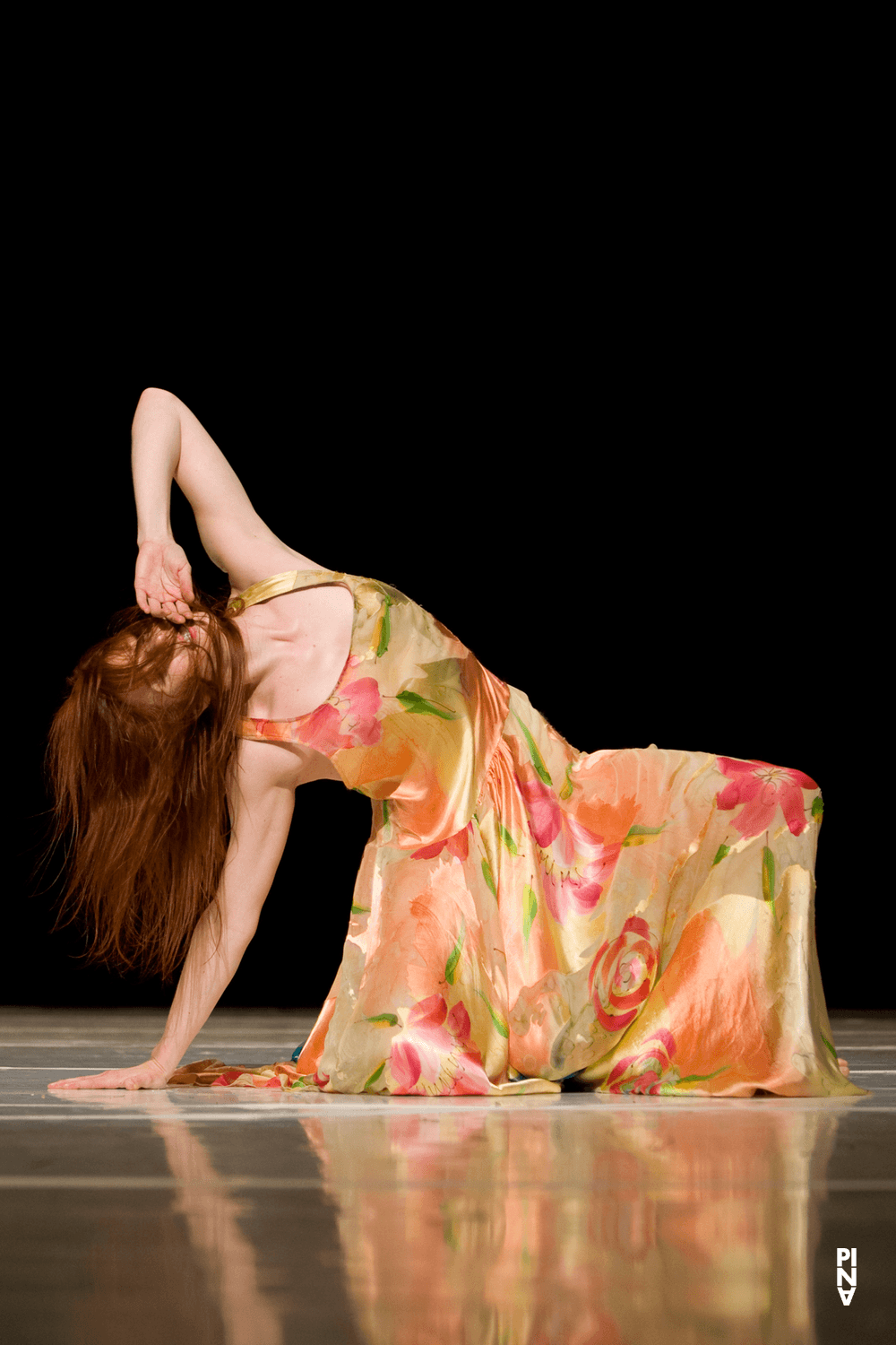 Anna Wehsarg in „"... como el musguito en la piedra, ay si, si, si ..." (Wie das Moos auf dem Stein)“ von Pina Bausch mit Tanztheater Wuppertal im Opernhaus Wuppertal (Deutschland), 11. Juni 2009