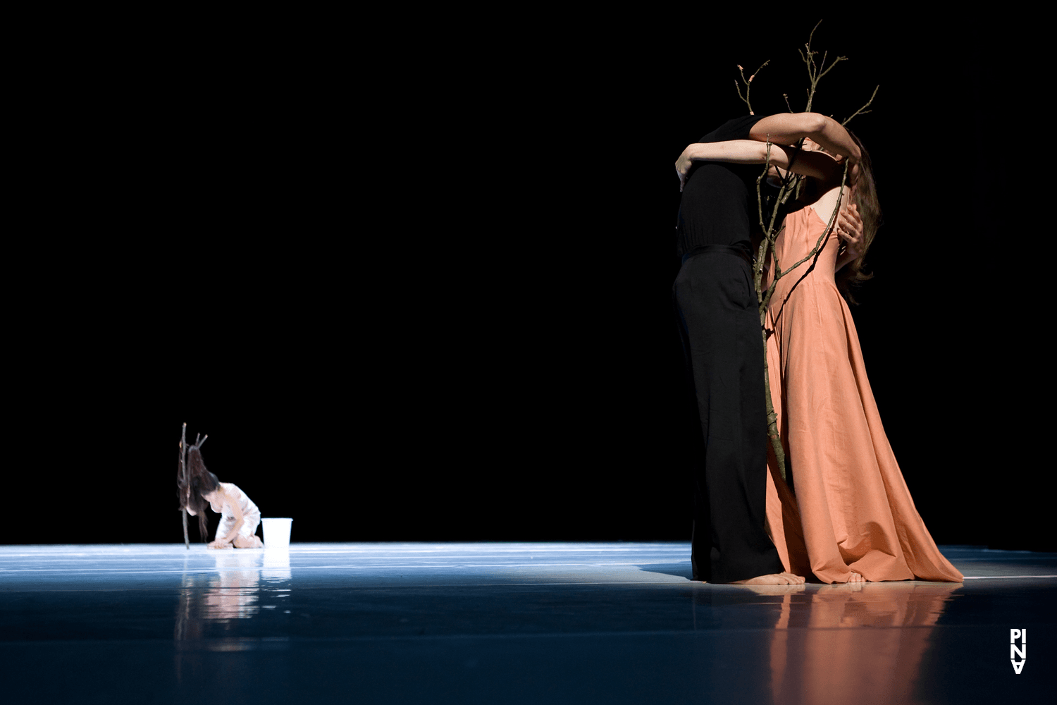 „"... como el musguito en la piedra, ay si, si, si ..." (Wie das Moos auf dem Stein)“ von Pina Bausch mit Tanztheater Wuppertal im Opernhaus Wuppertal (Deutschland), 11. Juni 2009