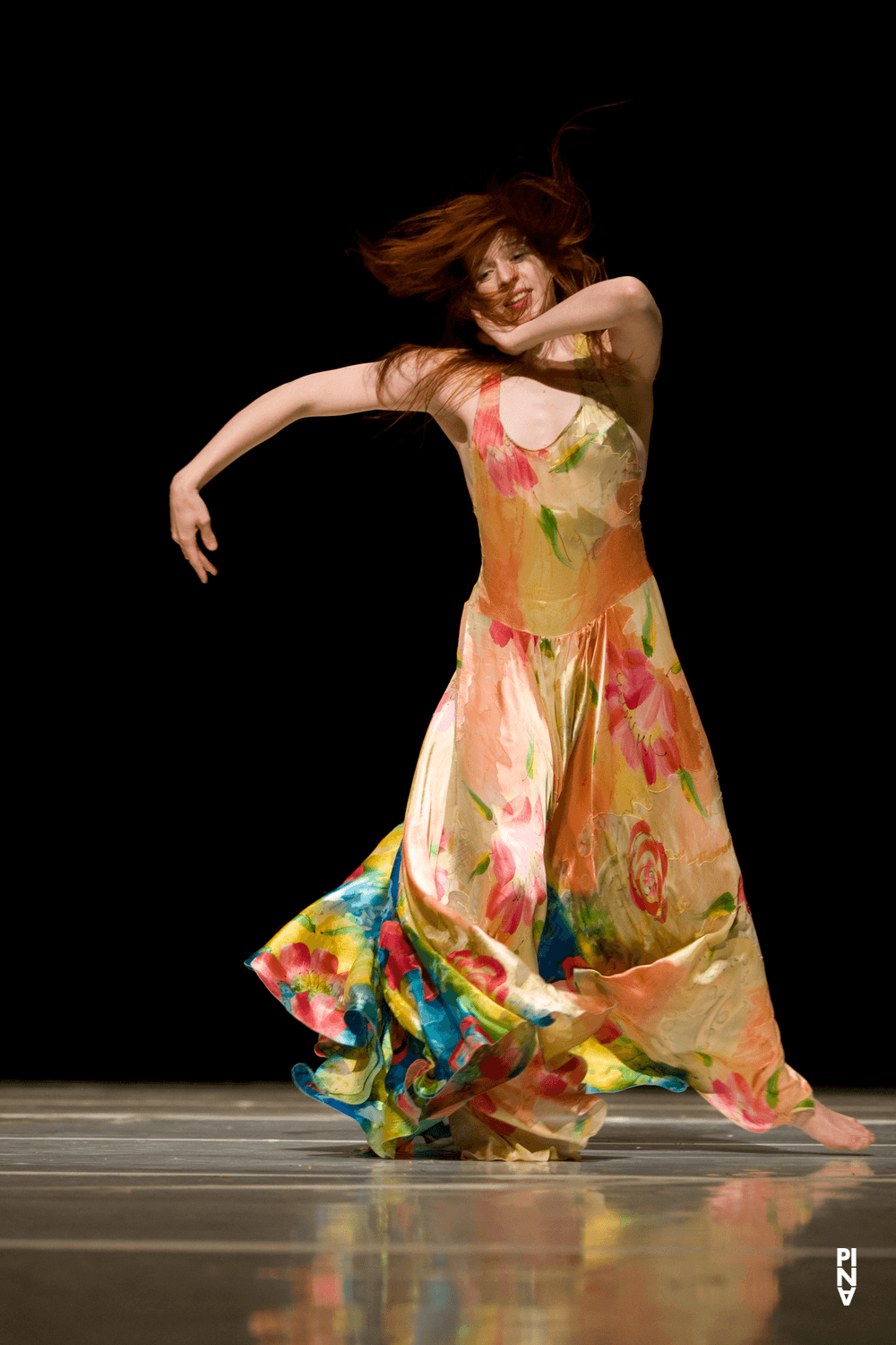 Anna Wehsarg dans « "... como el musguito en la piedra, ay si, si, si ..." (Comme la mousse sur la pierre) » de Pina Bausch avec Tanztheater Wuppertal à l'Opernhaus Wuppertal (Allemagne), 11 juin 2009