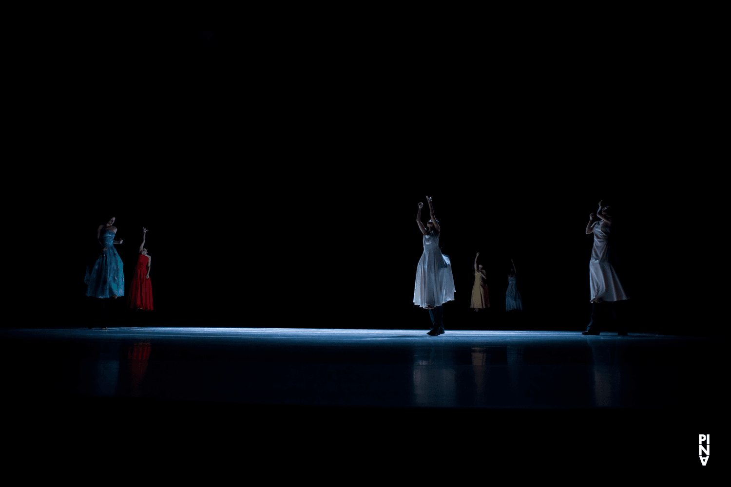 „"... como el musguito en la piedra, ay si, si, si ..." (Wie das Moos auf dem Stein)“ von Pina Bausch mit Tanztheater Wuppertal im Opernhaus Wuppertal (Deutschland), 11. Juni 2009