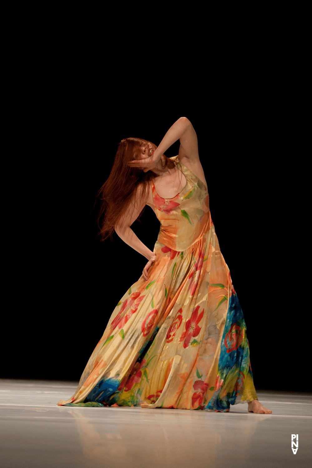 Anna Wehsarg dans « "... como el musguito en la piedra, ay si, si, si ..." (Comme la mousse sur la pierre) » de Pina Bausch avec Tanztheater Wuppertal à l'Opernhaus Wuppertal (Allemagne), 2 juin 2011