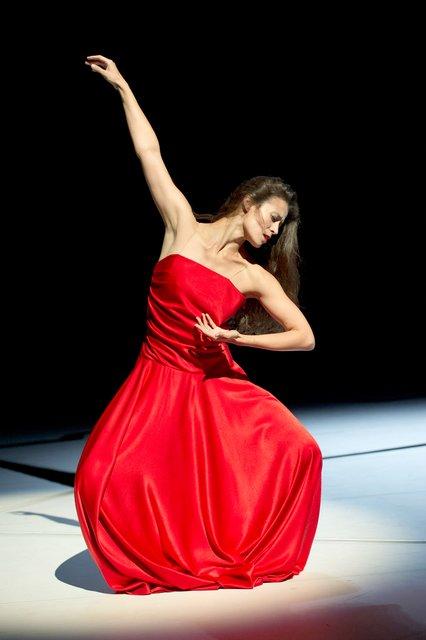 Clémentine Deluy in “"... como el musguito en la piedra, ay si, si, si ..." (Like Moss on the Stone)” by Pina Bausch with Tanztheater Wuppertal at Théâtre de la Ville Paris (France), June 21, 2011