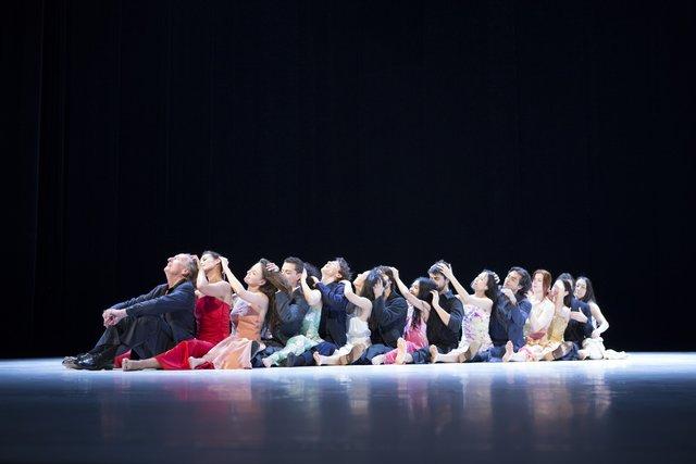 „"... como el musguito en la piedra, ay si, si, si ..." (Wie das Moos auf dem Stein)“ von Pina Bausch mit Tanztheater Wuppertal im Opernhaus Wuppertal (Deutschland), 25. September 2014