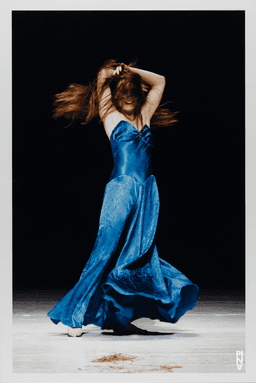 Thusnelda Mercy dans « "... como el musguito en la piedra, ay si, si, si ..." (Comme la mousse sur la pierre) » de Pina Bausch, saison 2009/10 | Photo: Bettina Stöß