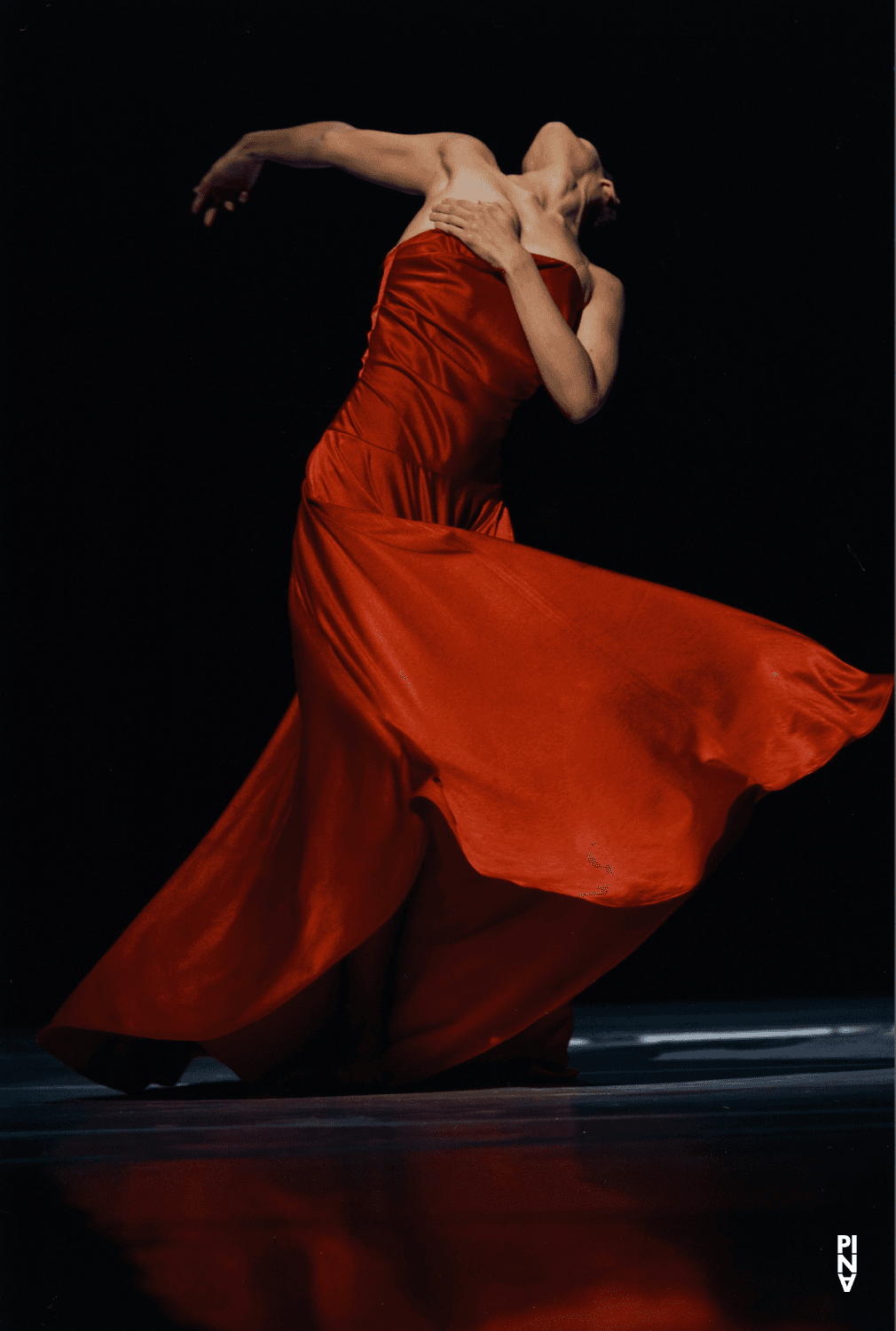Clémentine Deluy dans « "... como el musguito en la piedra, ay si, si, si ..." (Comme la mousse sur la pierre) » de Pina Bausch