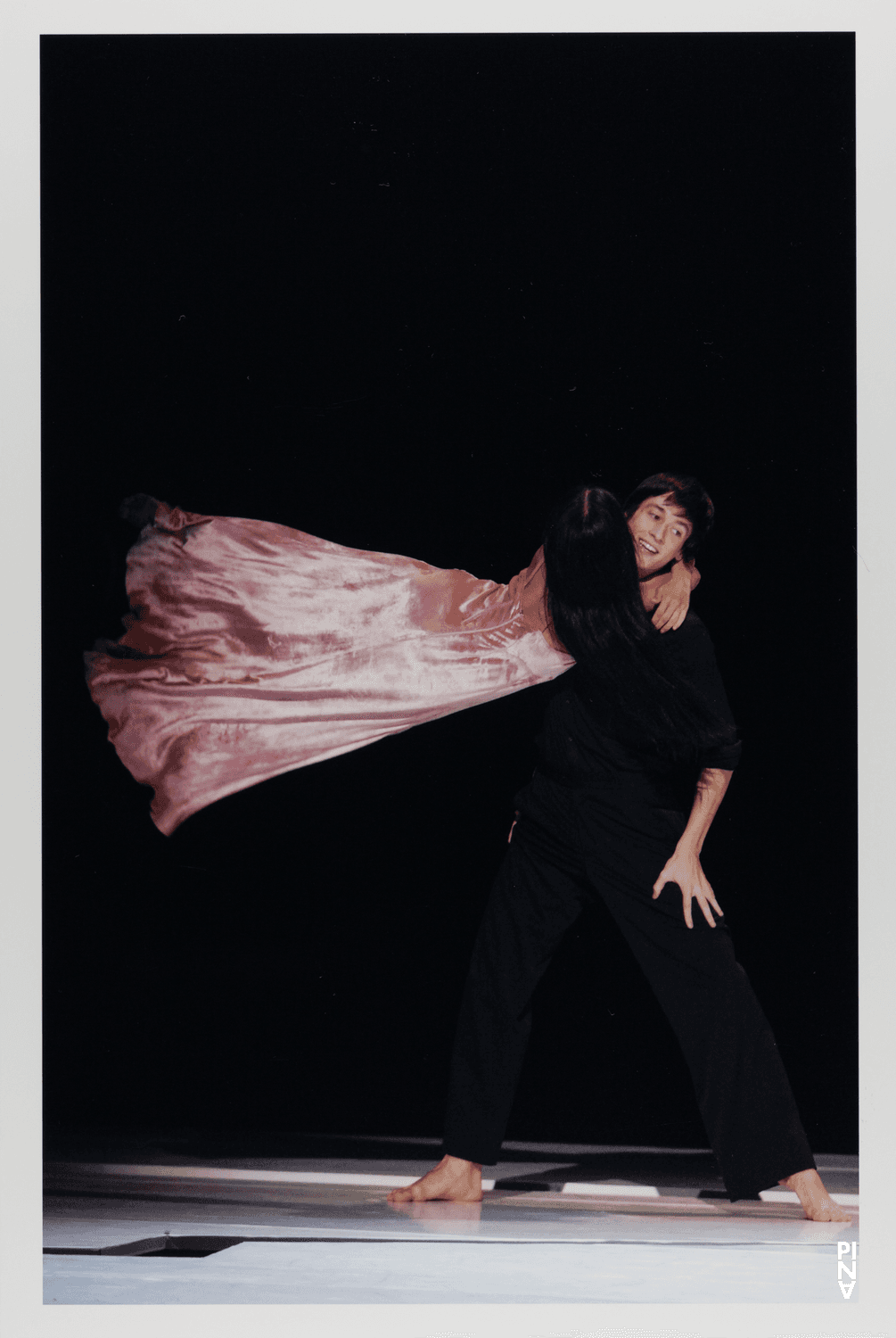 Aleš Čuček et Ditta Miranda Jasjfi dans « "... como el musguito en la piedra, ay si, si, si ..." (Comme la mousse sur la pierre) » de Pina Bausch