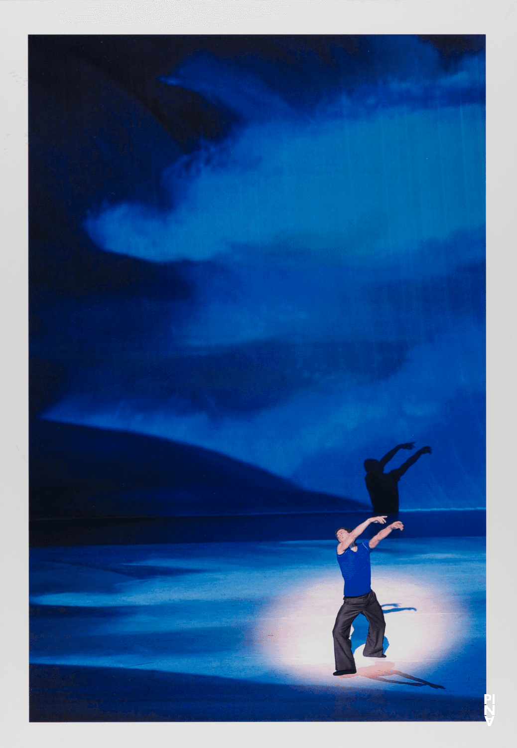 Fernando Suels Mendoza in „"... como el musguito en la piedra, ay si, si, si ..." (Wie das Moos auf dem Stein)“ von Pina Bausch
