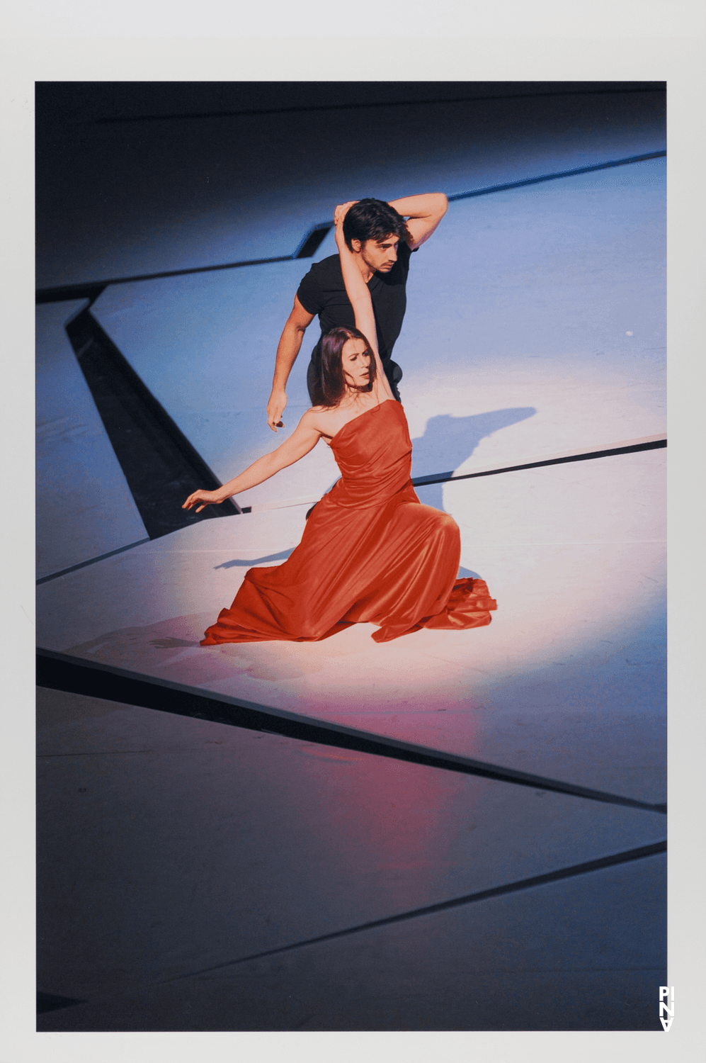 Damiano Ottavio Bigi et Clémentine Deluy dans « "... como el musguito en la piedra, ay si, si, si ..." (Comme la mousse sur la pierre) » de Pina Bausch