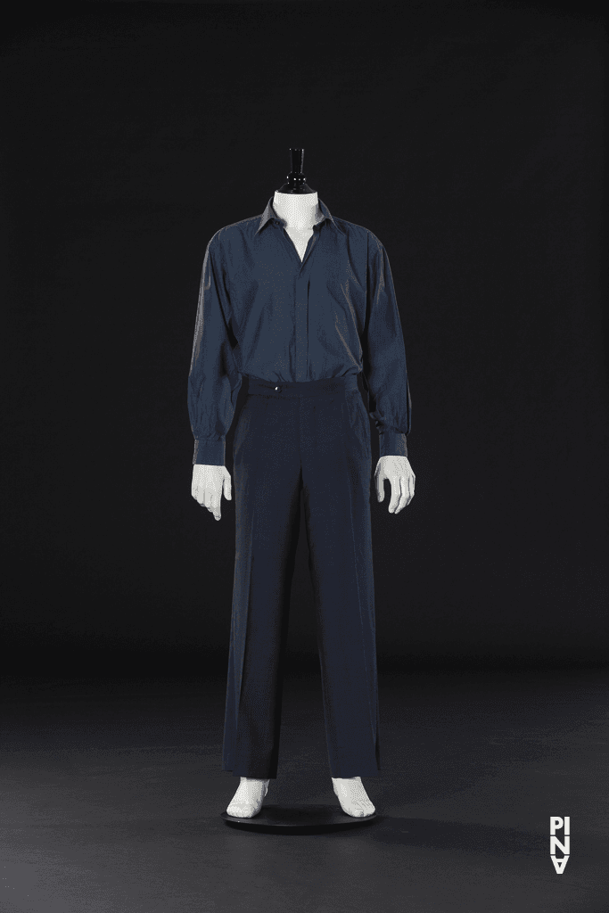 Hemd, getragen von Eddie Martinez in „"... como el musguito en la piedra, ay si, si, si ..." (Wie das Moos auf dem Stein)“ von Pina Bausch