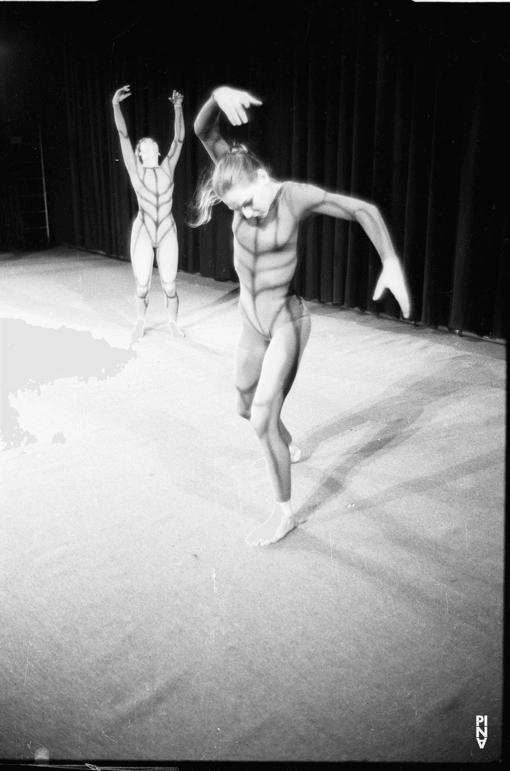 Ulrike Baehr und Christiane Andreae in „Nachnull“ von Pina Bausch