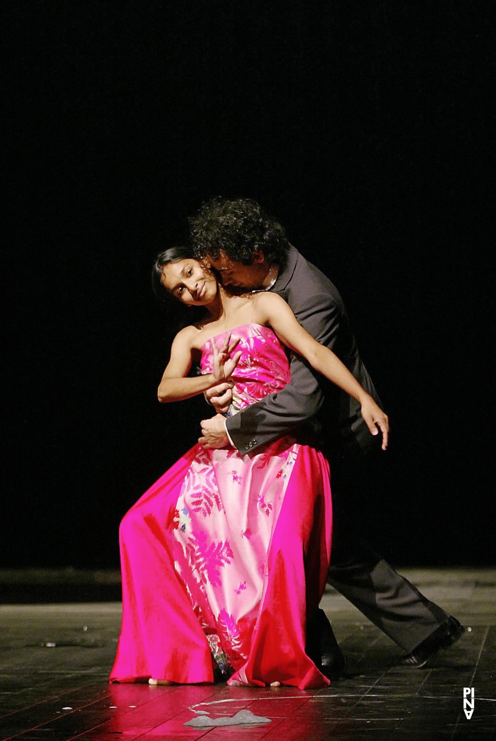 Jorge Puerta Armenta and Shantala Shivalingappa in “Nefés” by Pina Bausch with Tanztheater Wuppertal at Opernhaus Wuppertal (Germany), March 20, 2003
