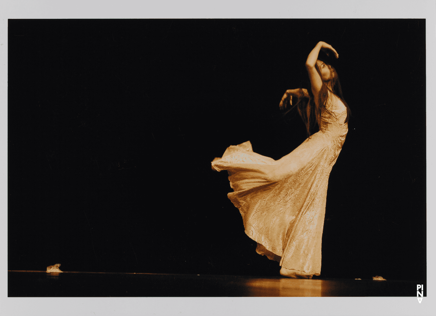 Azusa Seyama in „Nefés“ von Pina Bausch