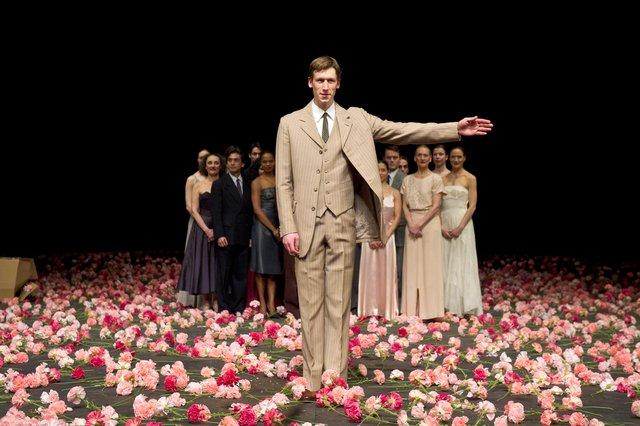 „Nelken“ von Pina Bausch mit Tanztheater Wuppertal im Opernhaus Wuppertal (Deutschland), 28. Januar 2015