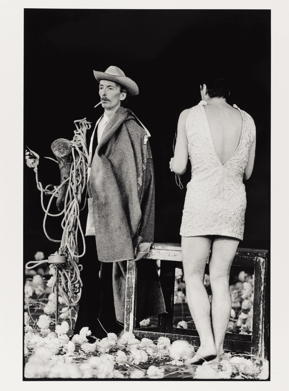 Dominique Mercy et Jan Minařík dans « Nelken (Les œillets) » de Pina Bausch