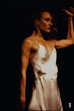 Julie Shanahan in „Nur Du“ von Pina Bausch | Foto: Helmut Drinhaus