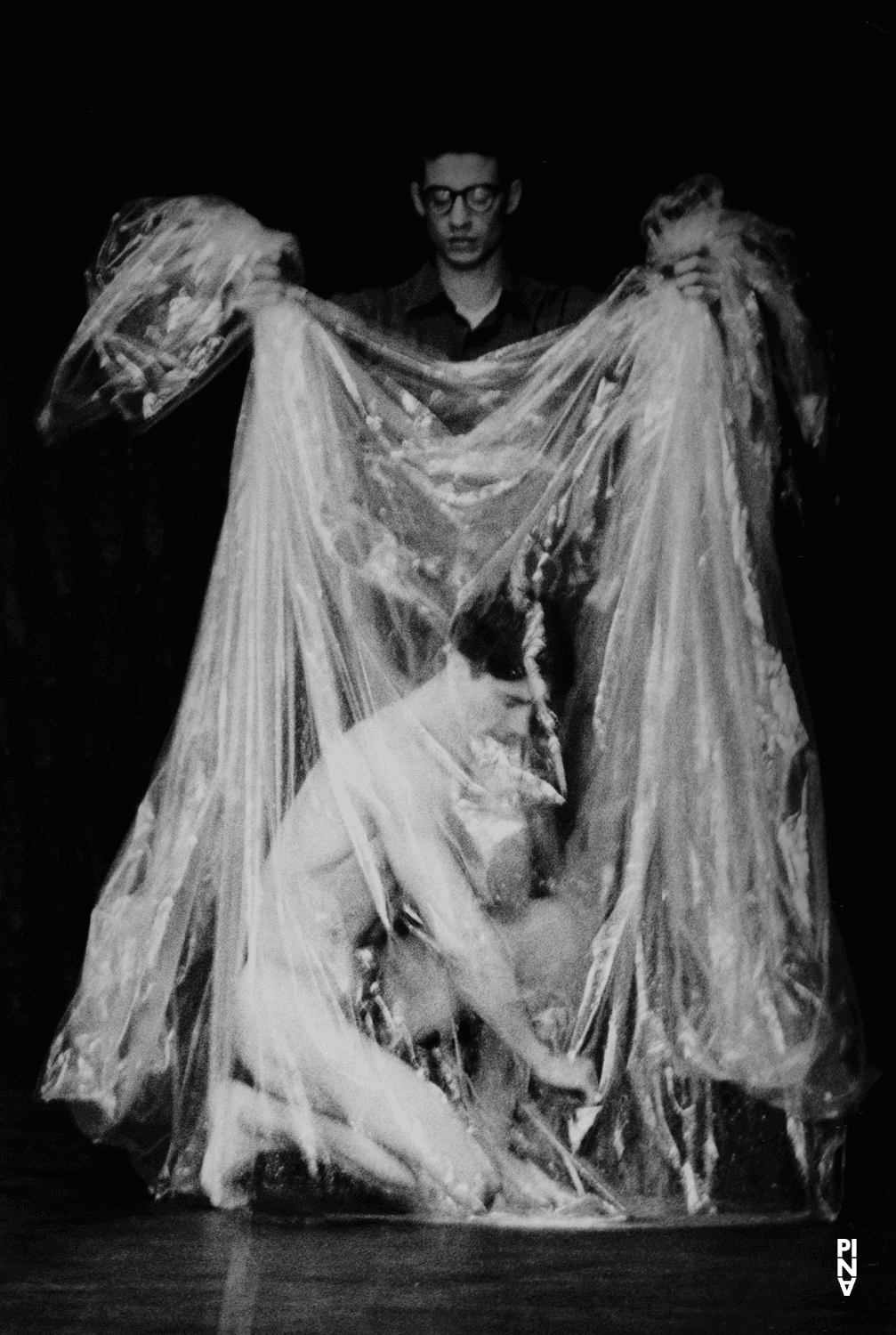 Rainer Behr and Fernando Suels Mendoza in “Nur Du (Only You)” by Pina Bausch