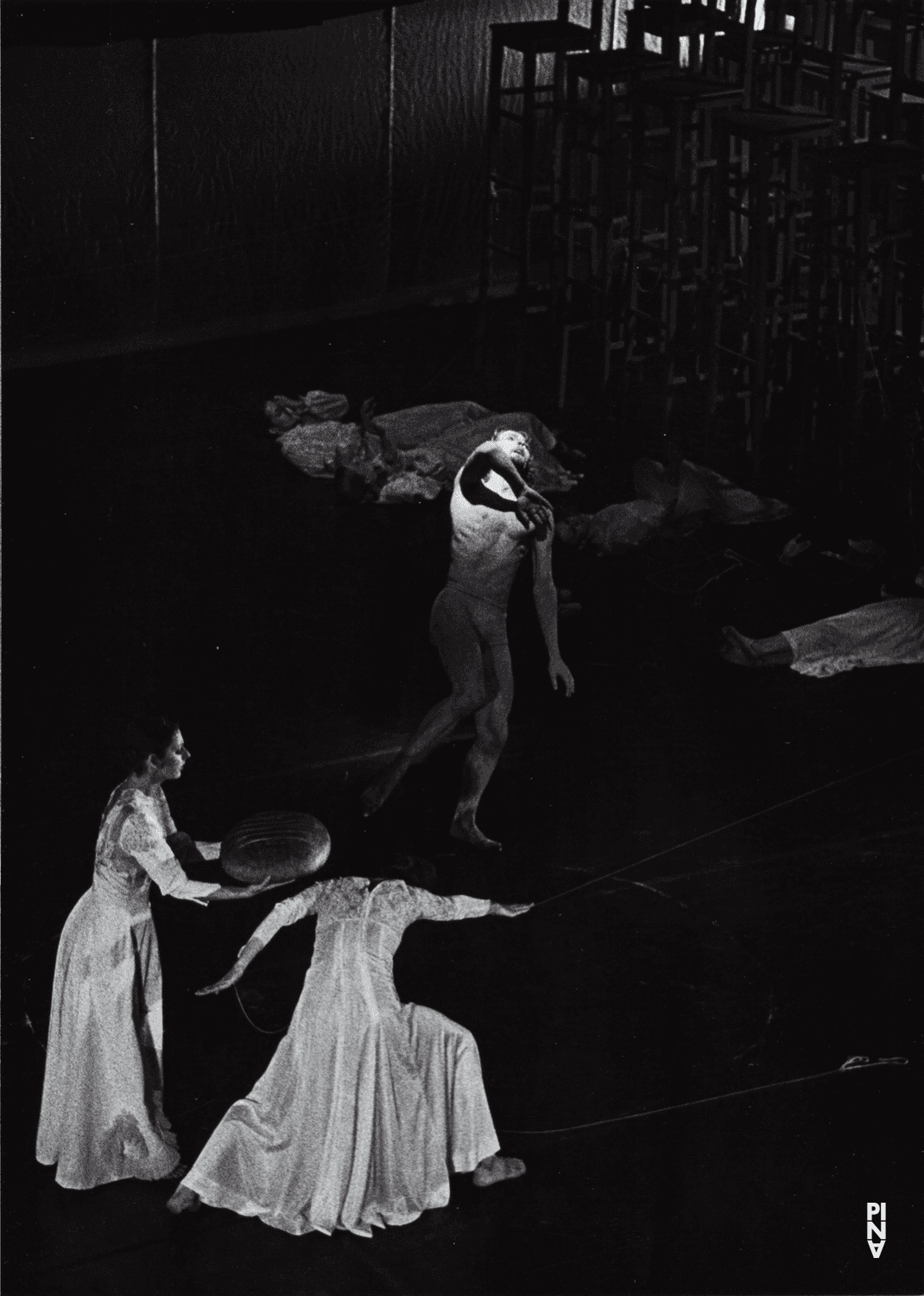 Colleen Finneran-Meessmann und Dominique Mercy in „Orpheus und Eurydike“ von Pina Bausch