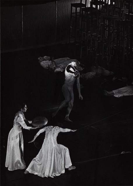 Colleen Finneran-Meessmann and Dominique Mercy in “Orpheus und Eurydike” by Pina Bausch