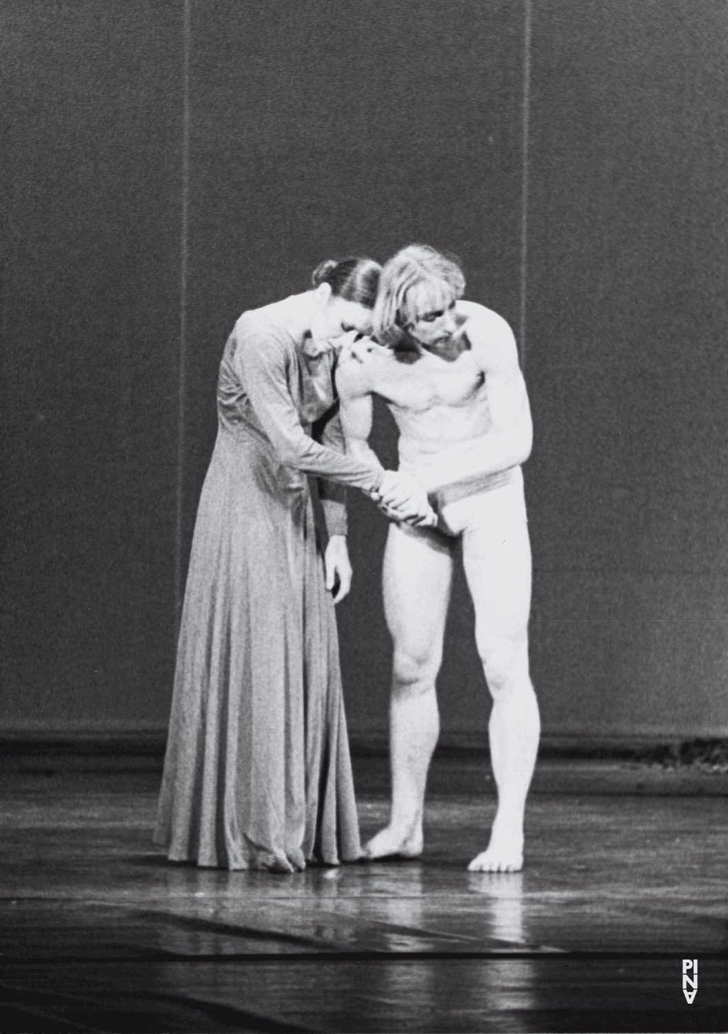 Malou Airaudo und Dominique Mercy in „Orpheus und Eurydike“ von Pina Bausch