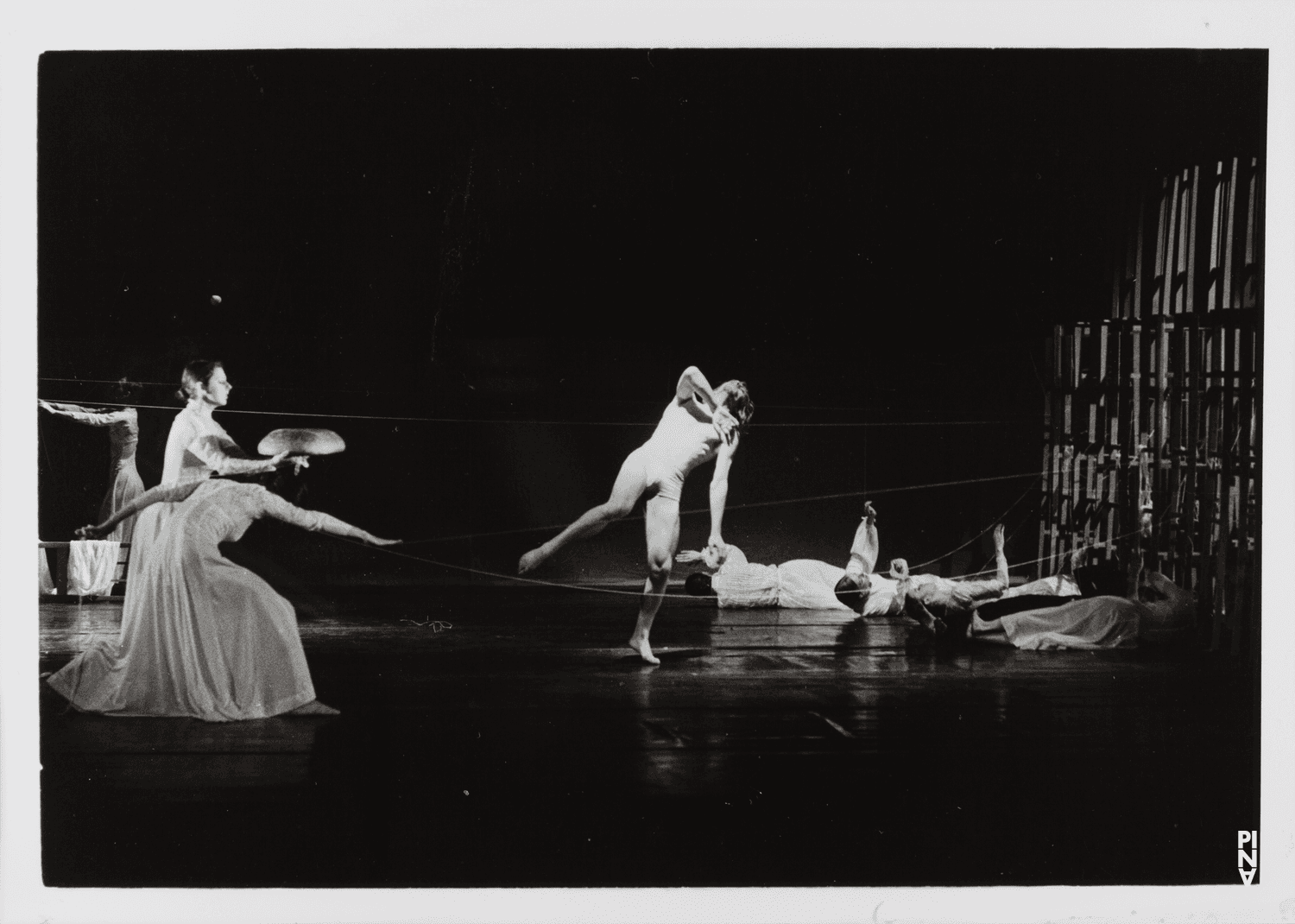 Colleen Finneran-Meessmann and Dominique Mercy in “Orpheus und Eurydike” by Pina Bausch