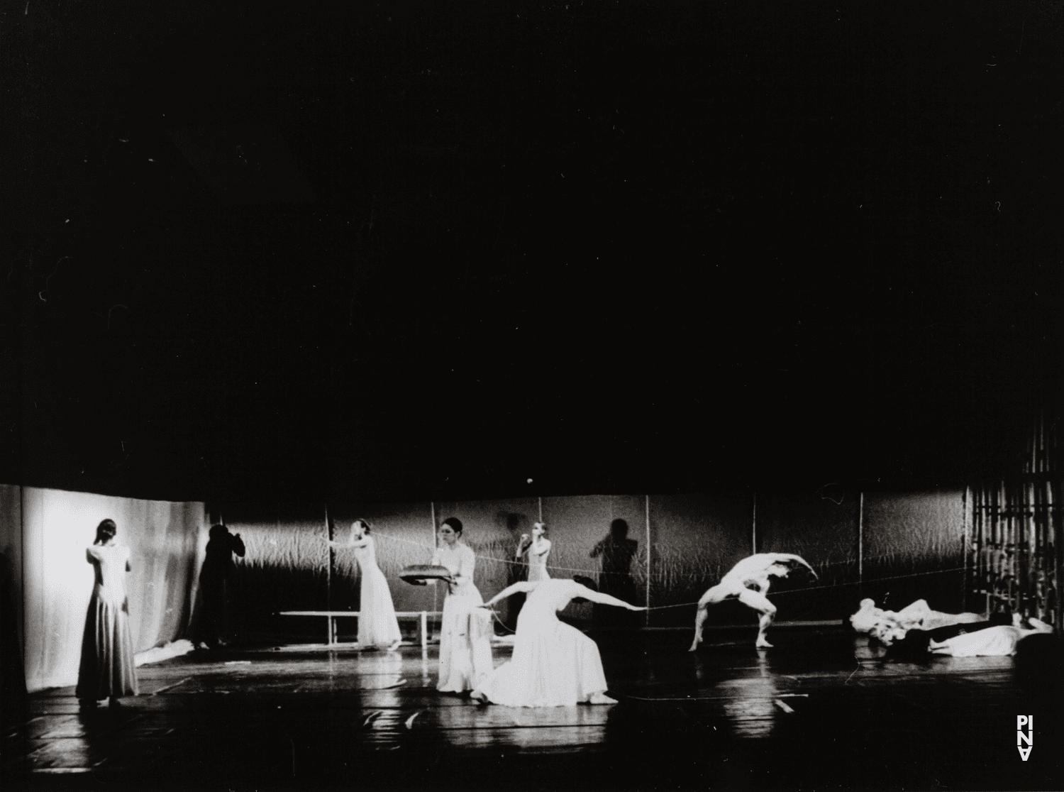 Dominique Mercy et Colleen Finneran-Meessmann dans « Orpheus und Eurydike » de Pina Bausch