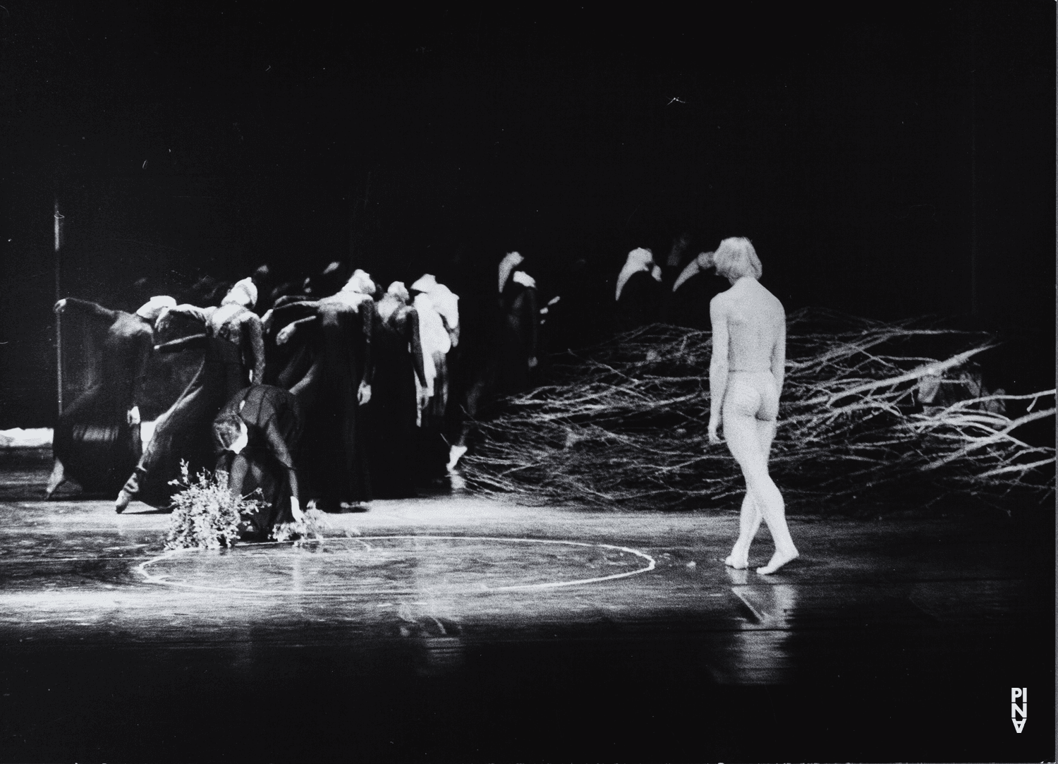 Dominique Mercy et Colleen Finneran-Meessmann dans « Orpheus und Eurydike » de Pina Bausch