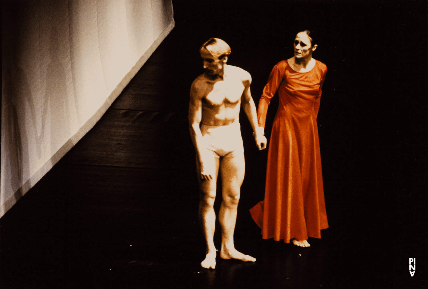 Dominique Mercy and Malou Airaudo in “Orpheus und Eurydike” by Pina Bausch