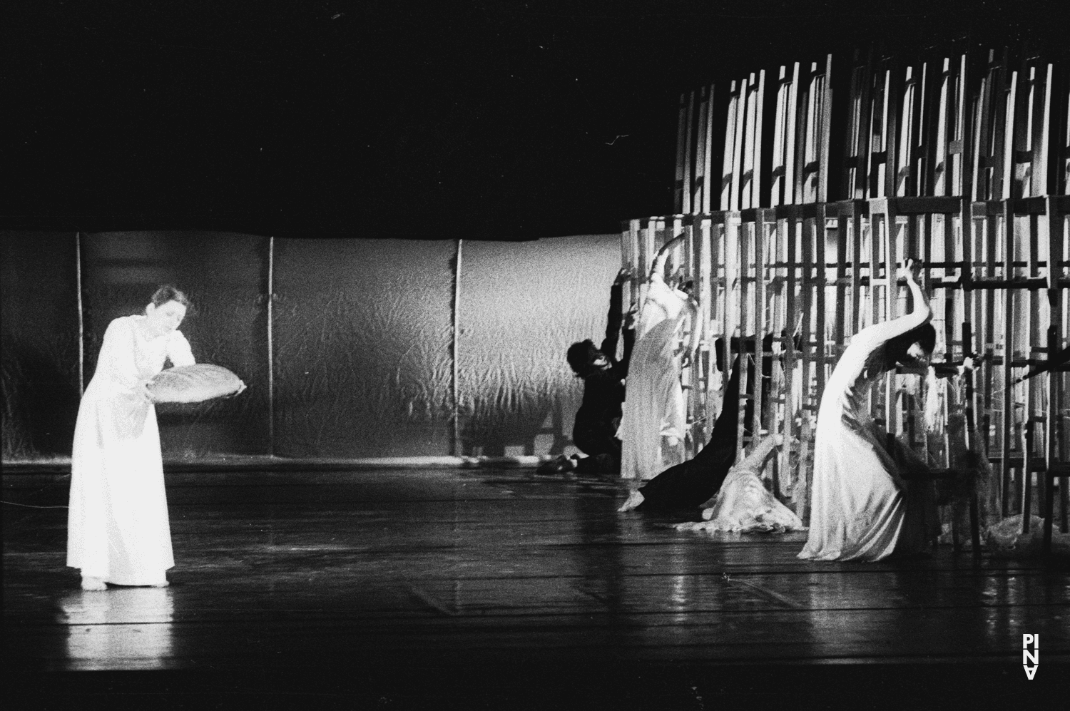 Colleen Finneran-Meessmann in “Orpheus und Eurydike” by Pina Bausch