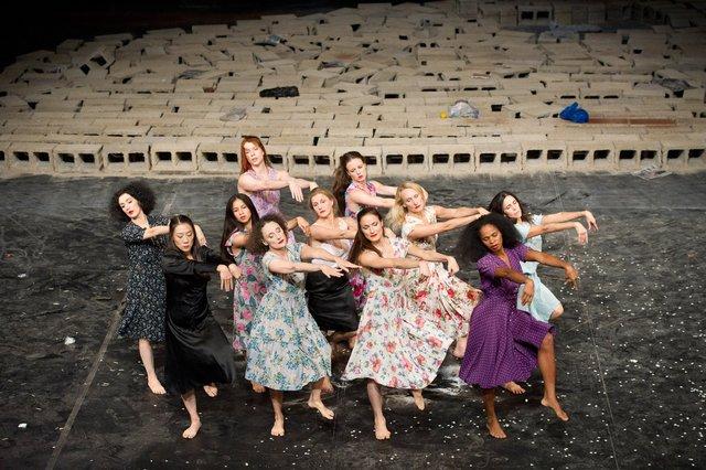 « Palermo Palermo » de Pina Bausch avec Tanztheater Wuppertal à l'Opernhaus Wuppertal (Allemagne), 4 septembre 2013