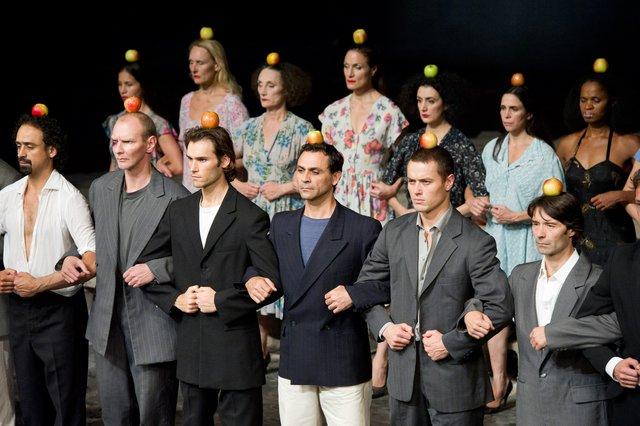 « Palermo Palermo » de Pina Bausch avec Tanztheater Wuppertal à l'Opernhaus Wuppertal (Allemagne), 4 septembre 2013