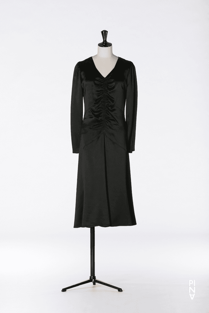 Short dress worn by Azusa Seyama and Mariko Aoyama in “Palermo Palermo” by Pina Bausch