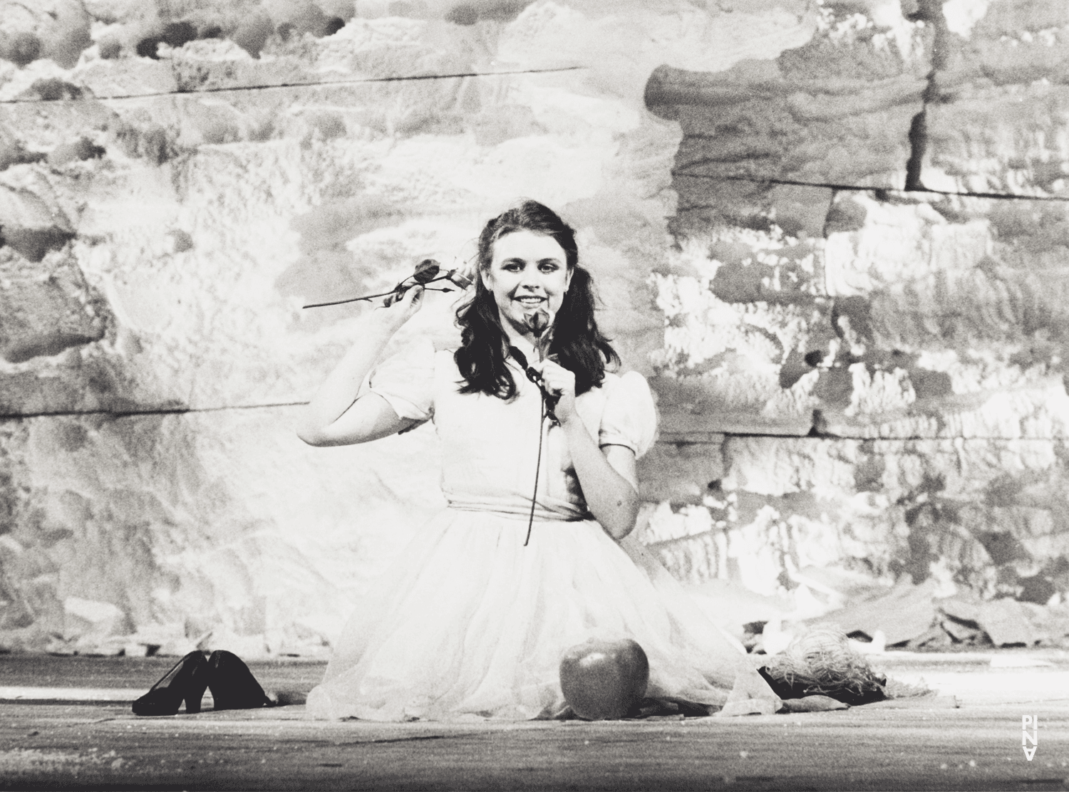 Josephine Ann Endicott in “Renate wandert aus (Renate Emigrates)” by Pina Bausch