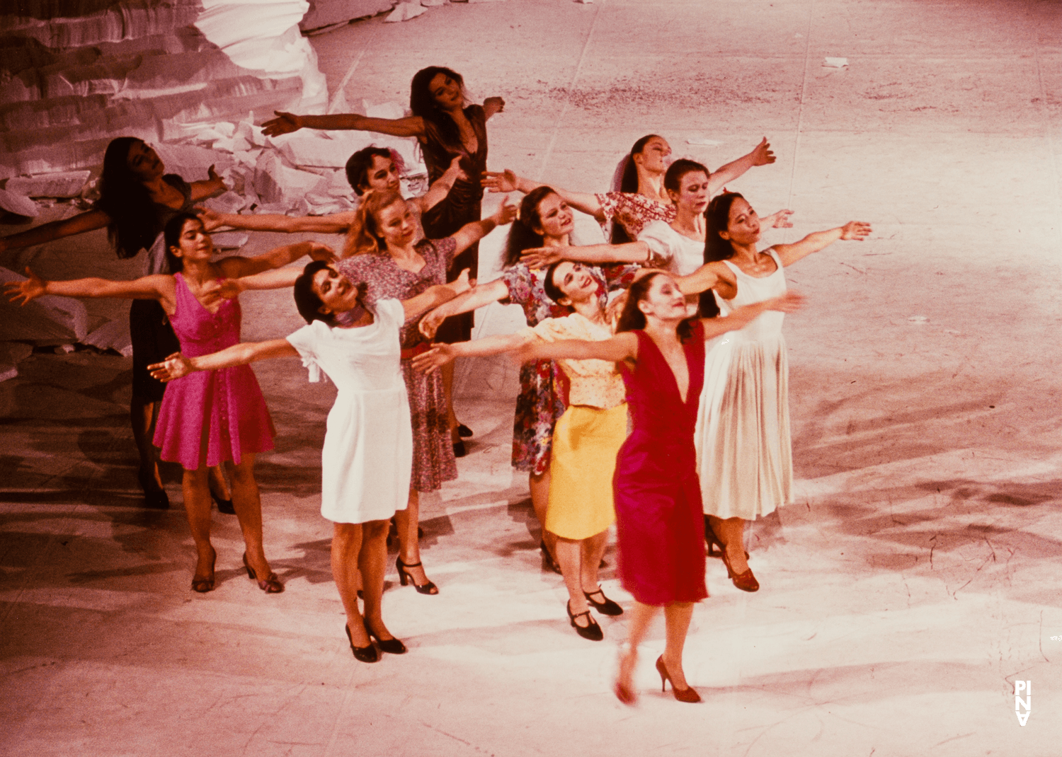 Photo de « Renate wandert aus (Renate quitte le pays) » de Pina Bausch