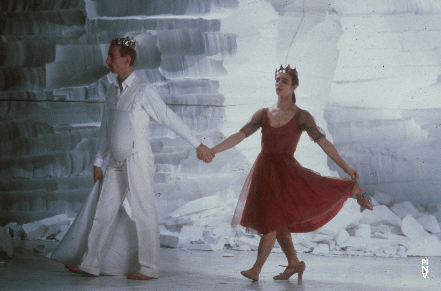 Dominique Mercy et Beatrice Libonati dans « Renate wandert aus (Renate quitte le pays) » de Pina Bausch