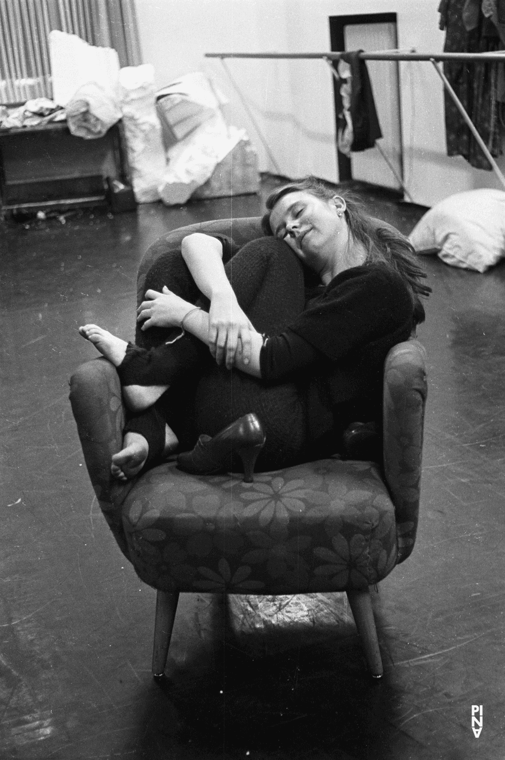 Josephine Ann Endicott in „Renate wandert aus“ von Pina Bausch