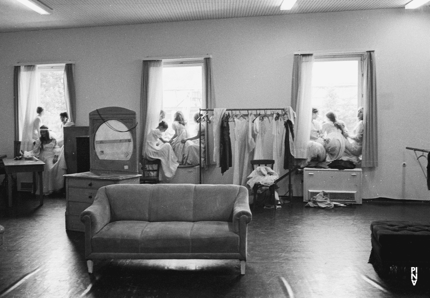 Hiltrud Blanck dans « Renate wandert aus (Renate quitte le pays) » de Pina Bausch