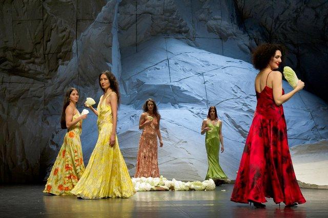 « Rough Cut » de Pina Bausch avec Tanztheater Wuppertal à l'Opernhaus Wuppertal (Allemagne), 31 janvier 2013