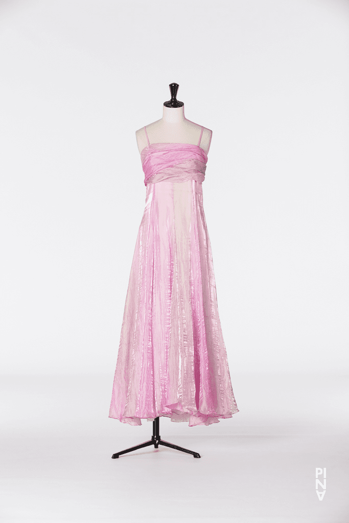 Kleid, getragen von Silvia Farias Heredia in „Rough Cut“ von Pina Bausch