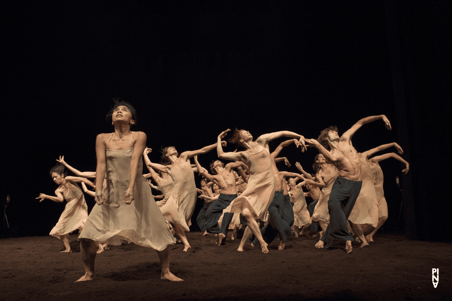 « Le Sacre du printemps » de Pina Bausch avec Tanztheater Wuppertal à l'Opernhaus Wuppertal (Allemagne), 5 octobre 2011