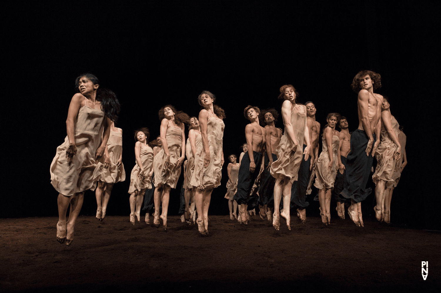 « Le Sacre du printemps » de Pina Bausch avec Tanztheater Wuppertal à l'Opernhaus Wuppertal (Allemagne), 5 octobre 2011
